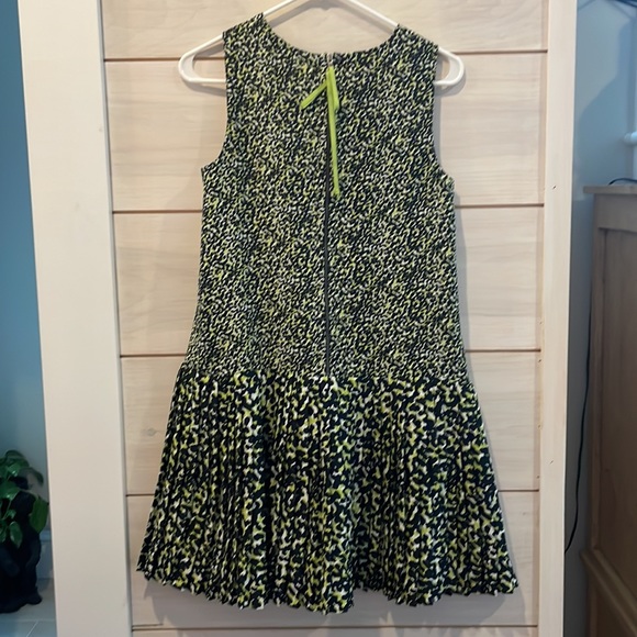 Ann Taylor LOFT Dress - Soft Green & Black Animal Print - Size 6 Petite - Picture 2 of 4